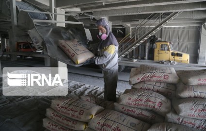 عرضه سیمان در بورس کالا، حقوق تولیدکننده و مصرف کننده را تامین می‌کند