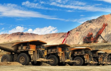 معدنکاران شیلی برای دسترسی به یک کالای کمیاب می‌جنگند: آب!