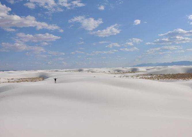 	صحرا با شن و ماسه سفید در Nyumksco
