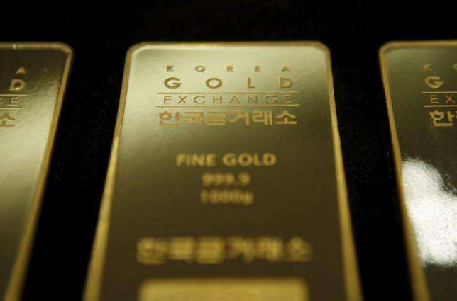 Bucking the global trend, South Koreans pile into gold