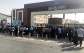 اجتماع کارگران فولاد ملی اهواز در مقابل استانداری خوزستان