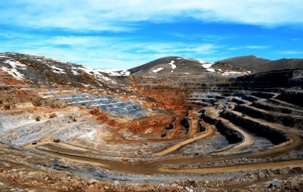 معدن ایران هنوز درگیر تصدی‌گری دولتی است